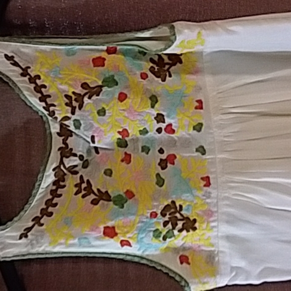 Pretty Little Summer Dress - Picture 5 of 7